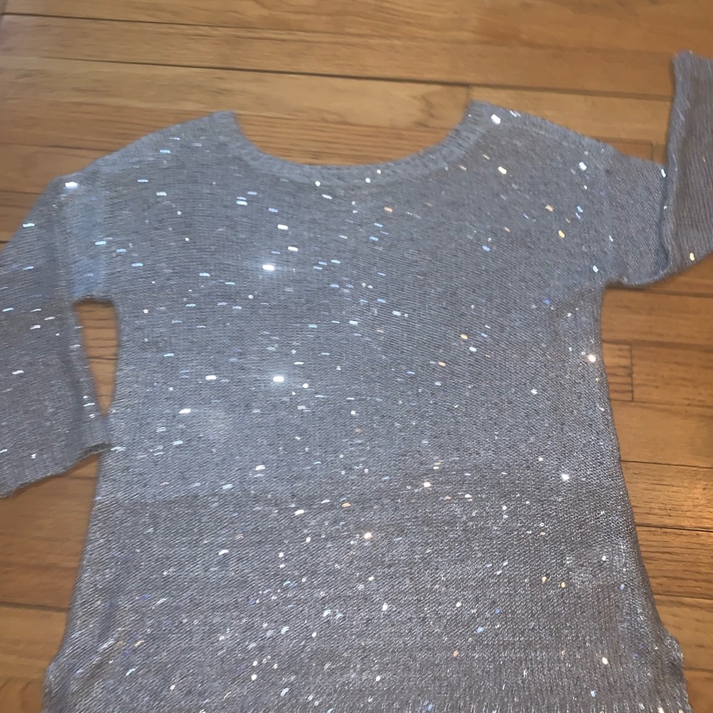 Light weight sequence grey silver sweater